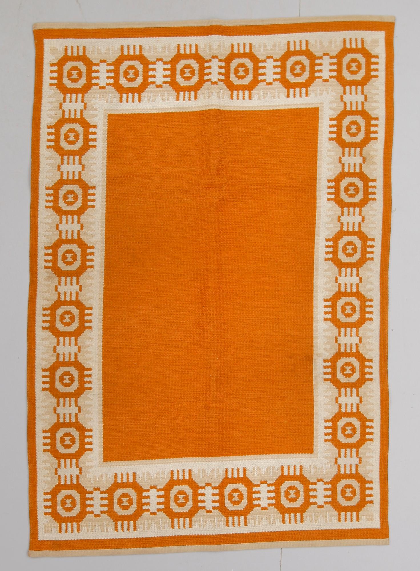 MATTA, vävd, monogramsignerad BW. 200 x 135 cm.