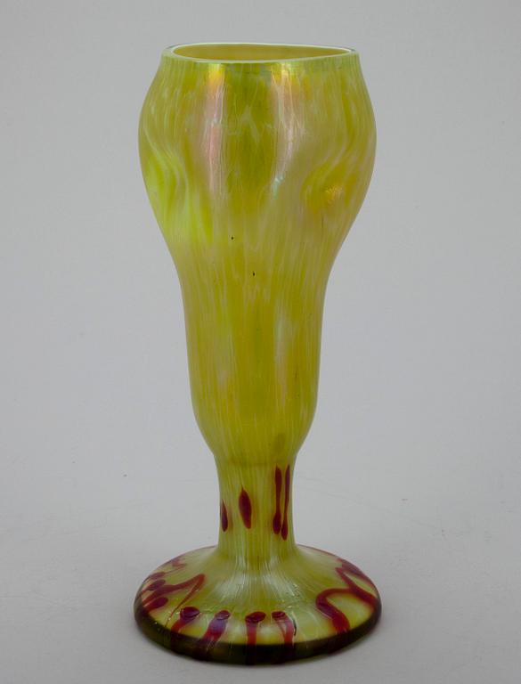 VAS, glas, Lötz-stil, 1900-tal.