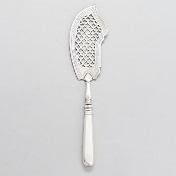 A Grachev fish server in silver, Saint Petersburg, late 19th Century.