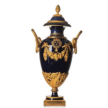 Floor vase, Sèvres style France around 1900.