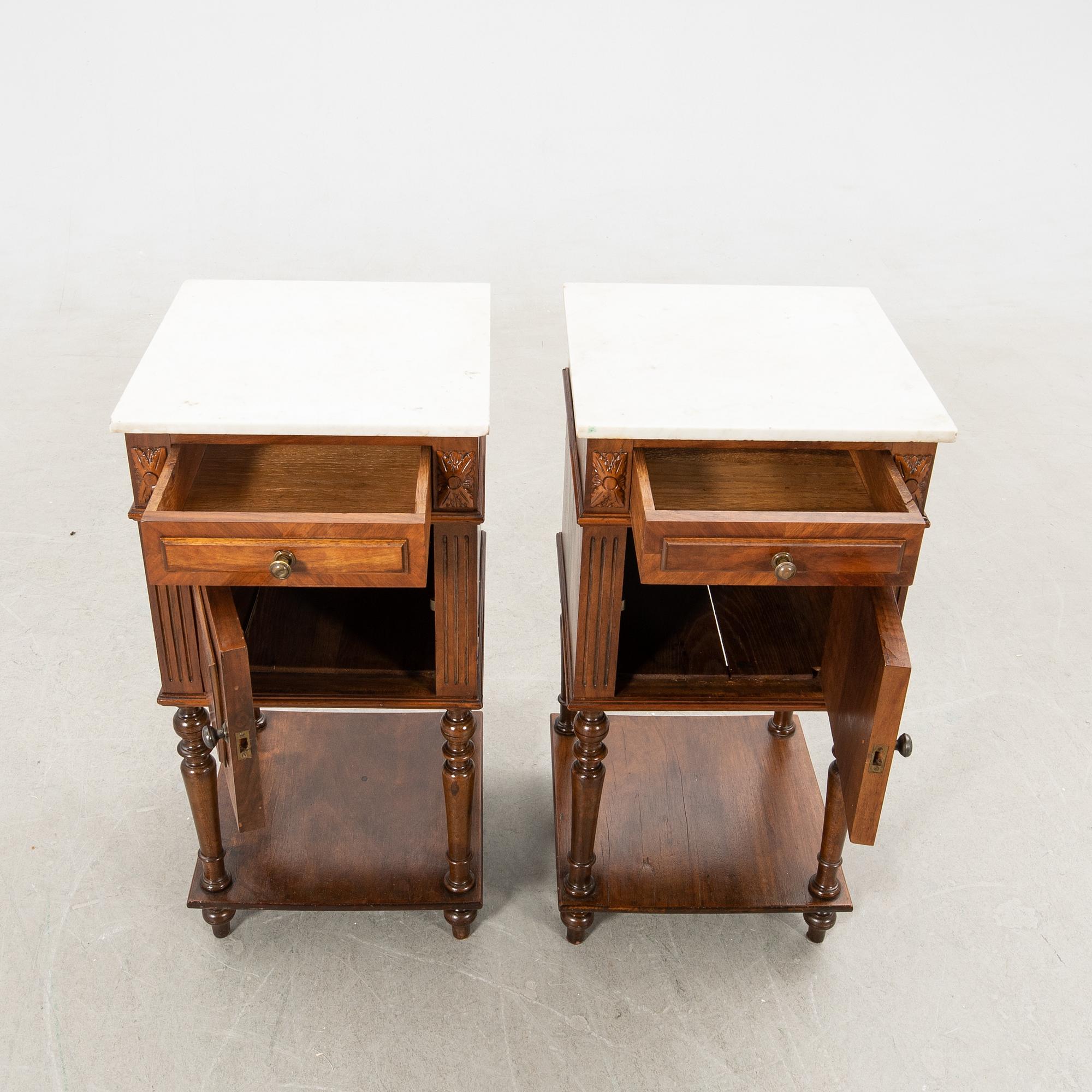 Sängbord, ett par, 1900-talets första hälft.