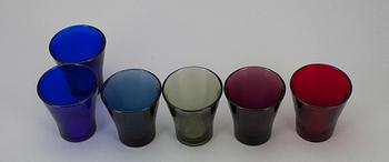 JUOMALASEJA, 36 kpl, design m.m. Kaj Franck sekä Stefan Lindfors, Nuutajärvi/Iittala, 1900-luvun loppupuoli.