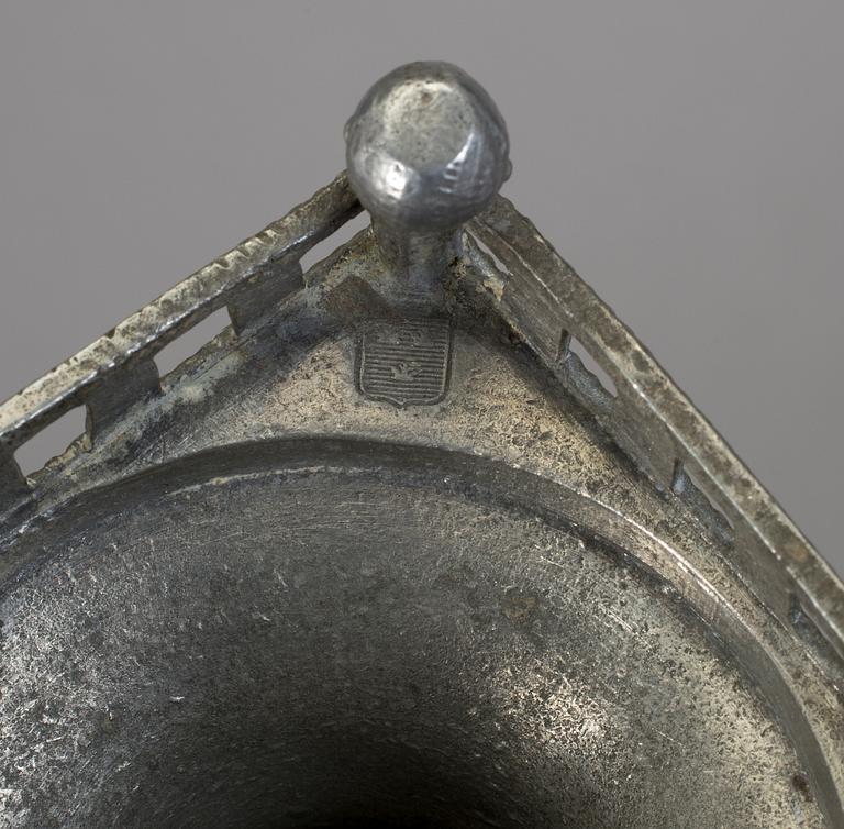 LJUSSTAKAR, 3 st snarlika, tenn, oidentifierade stämplar, sannolikt bla Stockholm, 1800-talets första hälft.