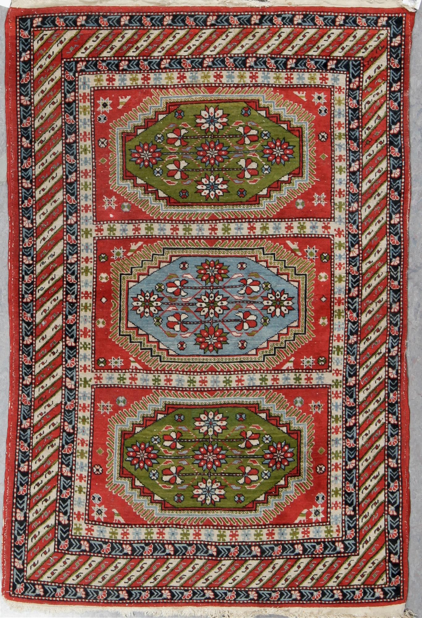 MATTA, sannolikt Kaukas, ca 152x101 cm.
