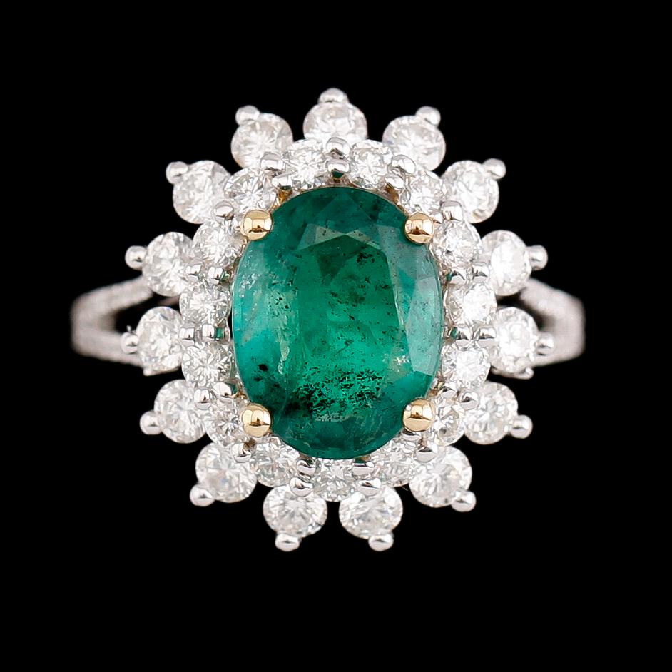 RING, 18 k guld, briljantslipade diamanter tot ca 1.32 ct, grön smaragd ca 2.30 ct.