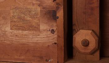 SPELBORD, ett par, Karl Johan. Stockholm. En etikettmärkt tapetserare A. Hyllengren.