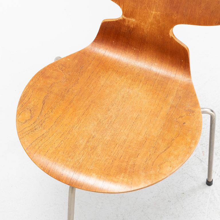 Arne Jacobsen, eight 'Ant' chairs, Fritz Hansen, Denmark, mid 20th century.