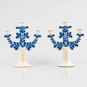 Lisa Larson, ljusstakar, 6 st, ljuslykta samt salt- och pepparströare, stengods och majolika, bl.a. Höganäs.