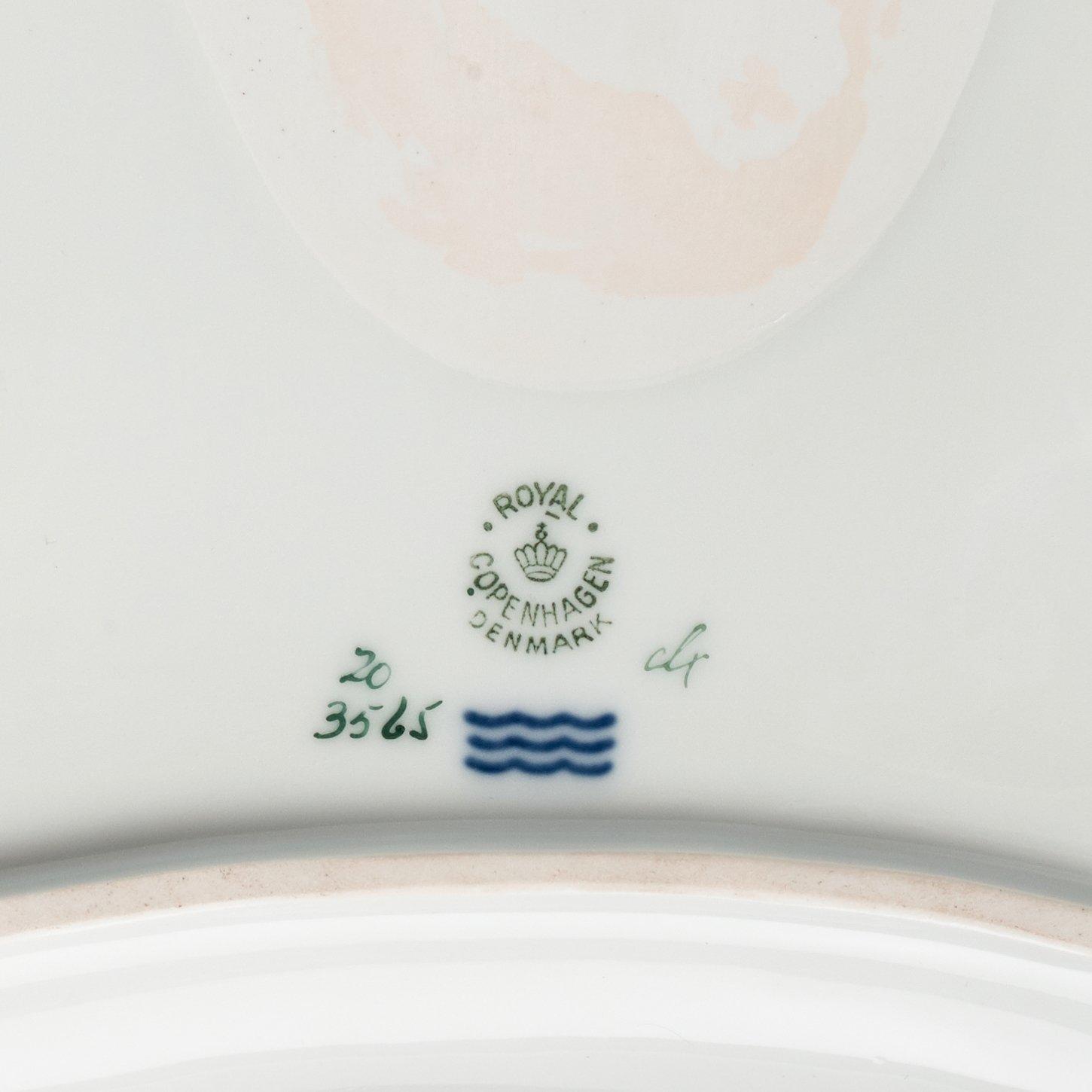 A pair of Royal Copenhagen 'Flora Danica' trays, Denmark, 20th Century.