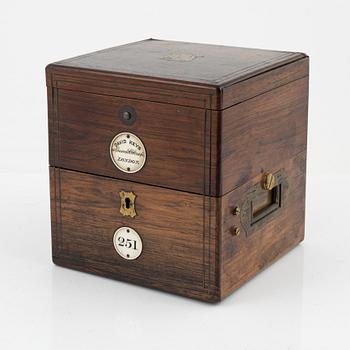 A ship chronometer, David Keys, London, around the year 1900.