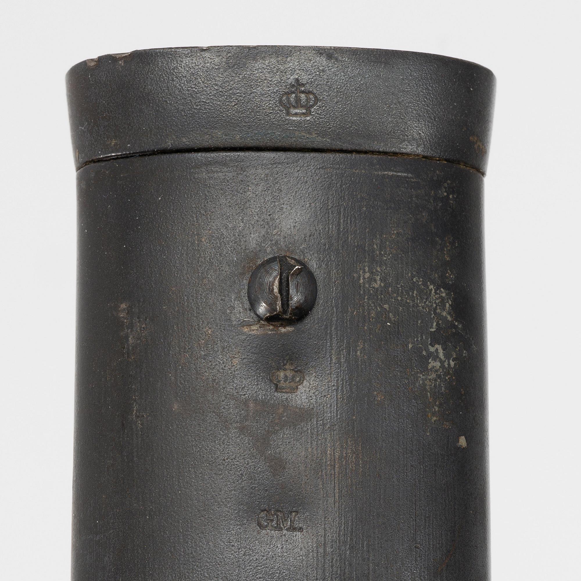 Sabre Swedish, 1893 pattern for cavalry officer with scabbard.