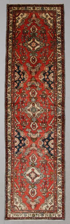 MATTA, Hamadan, ca 295 x 80 cm.