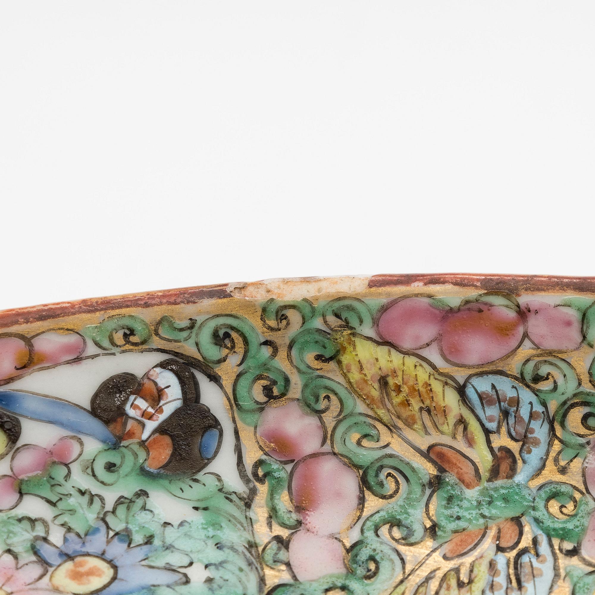 koristelautasia 4 kpl ja tarjoiluvati, Kiina, 1800-luku.