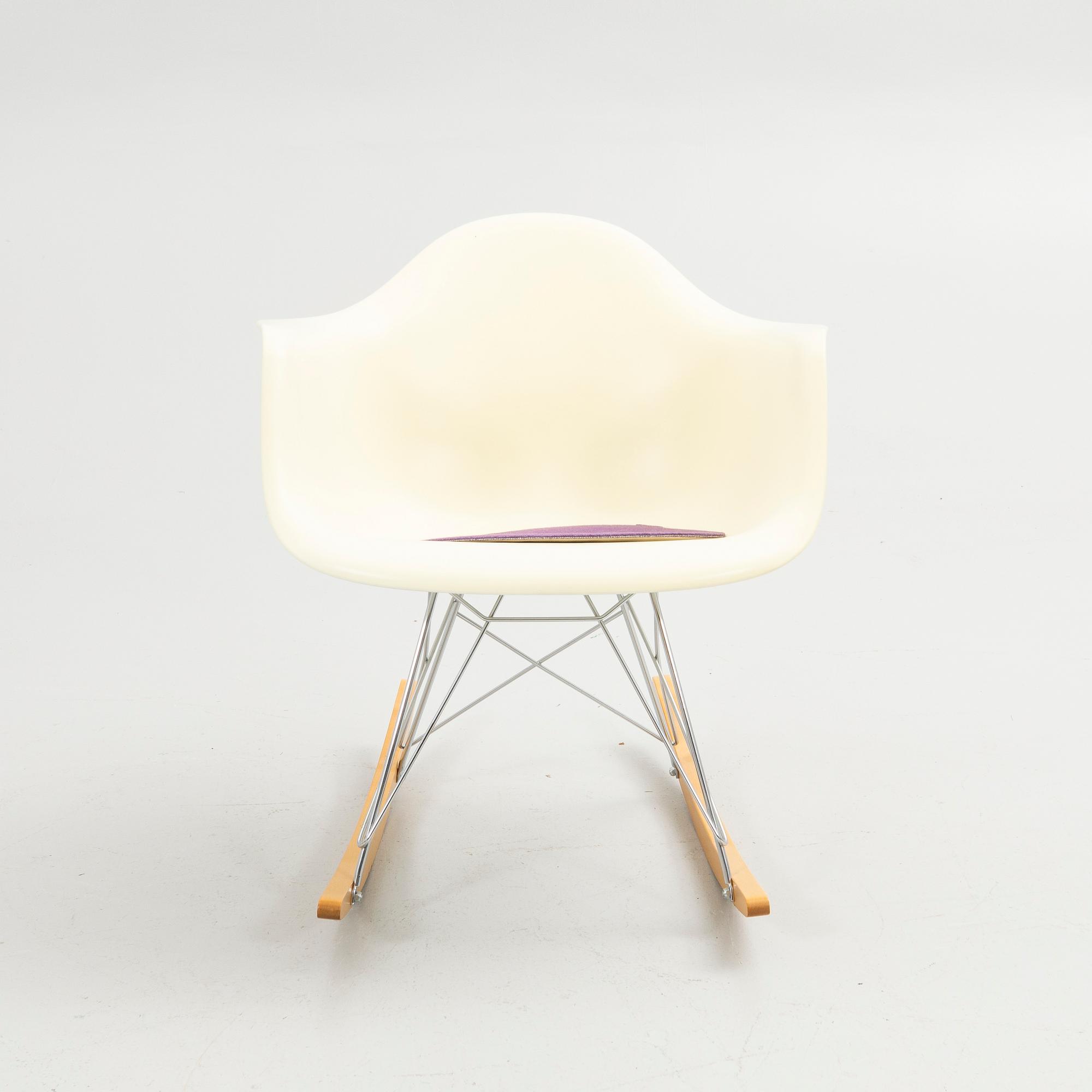 Charles & Ray Eames, Rocking chair, "Eames plastic armchair RAR", Vitra, 2005.
