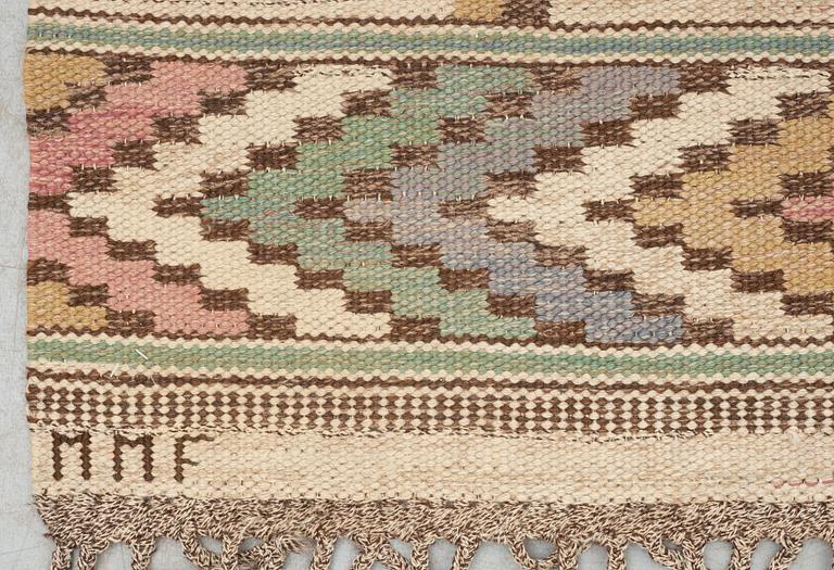 CARPET. "Vit botten". Flat weave (rölakan). 333 x 252 cm. Signed MMF.