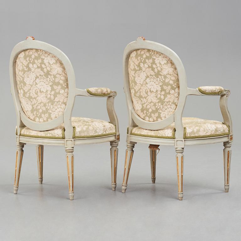 KARMSTOLAR, ett par, gustavianska stockholmsarbeten, 1700-talets slut.