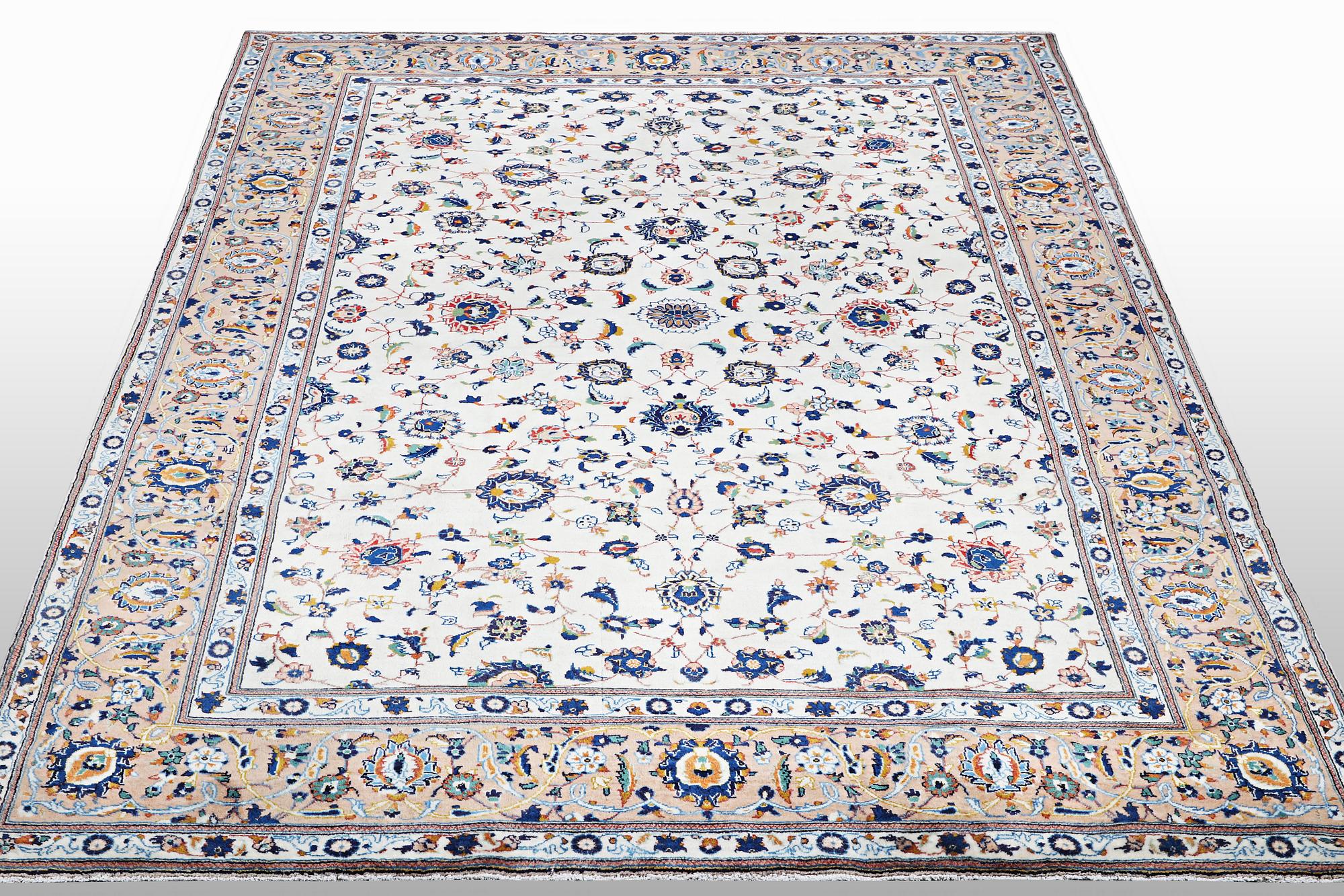 A carpet, Kashan, ca 359 x 238 cm.