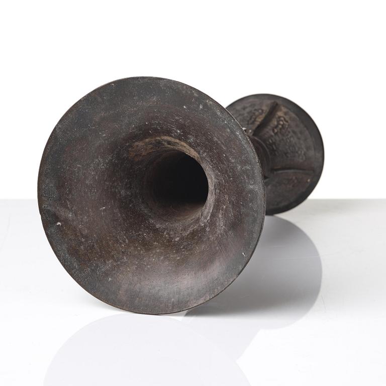 A bronze ritual wine vessel (gu), presumably late Mingdynasty (1368-1644).