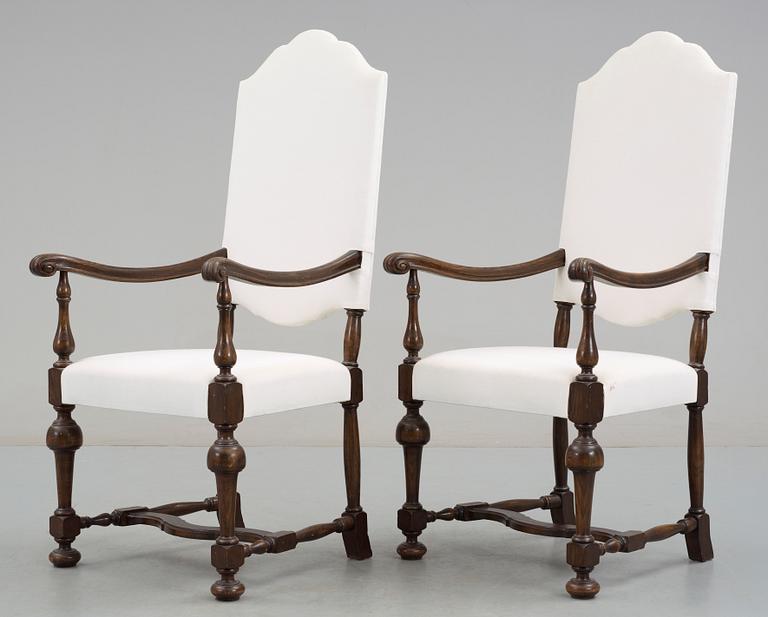 KARMSTOLAR, ett par, barockstil, 1800-talets slut.