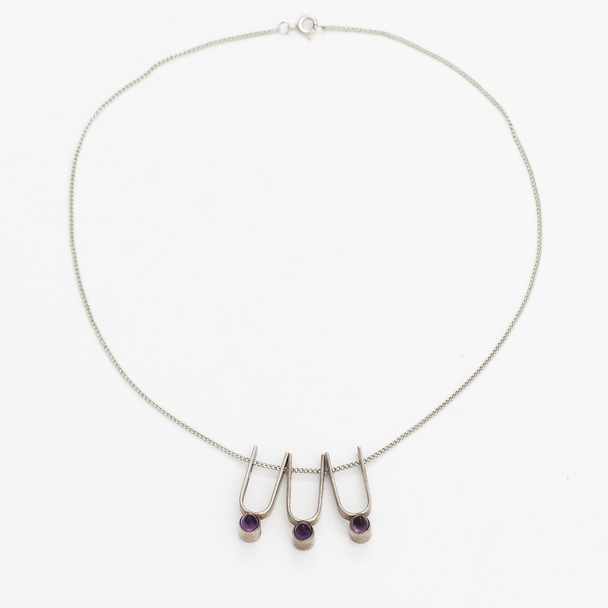 Elis Kauppi, A silver neckalce with amethysts. Kupittaan kulta, Turku 1959.