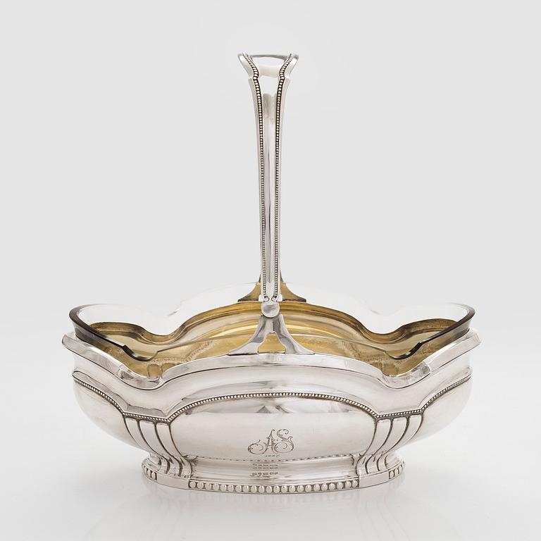 A silver fruit bowl with glass liner, Helsinki 1927.