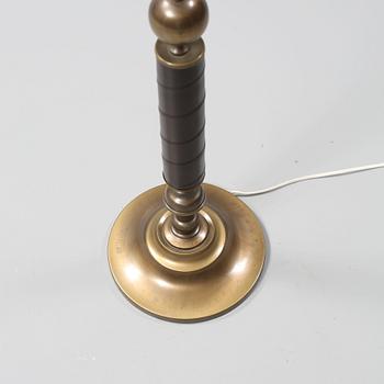 GOLVLAMPA, 1900-talets andra hälft.