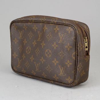 LOUIS VUITTON, Trousse toilette 23 & key case.
