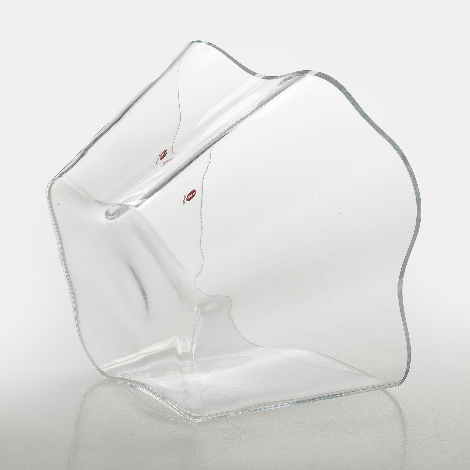 Alvar Aalto, one piece of  'Aalto flower' glass sculpture, signed Alvar Aalto Iittala, late 20th century.