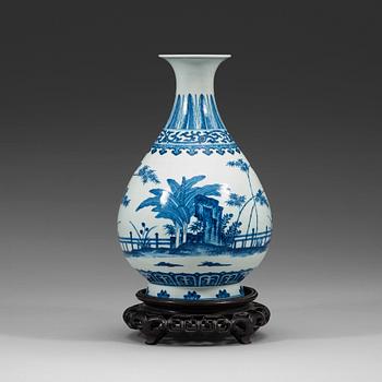 547. A blue and white vase, Qing dynasty, with Xianfeng's six character mark and period (1851-1861).