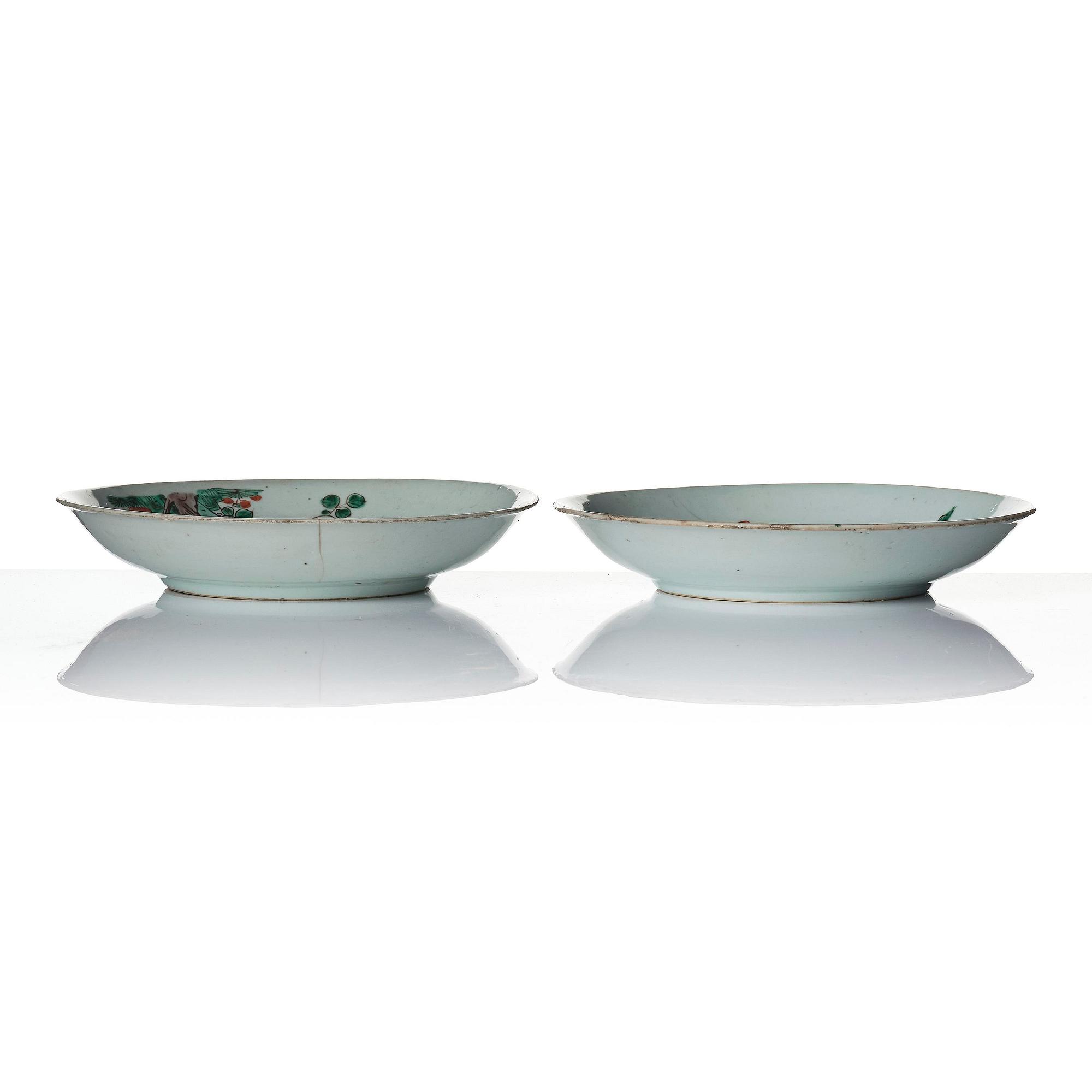 A pair of famille verte dishes, Qing dynasty, Kangxi (1662-1722).