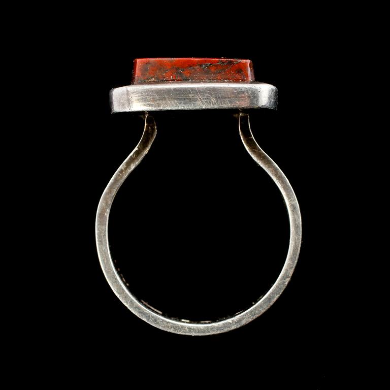 RING, silver, Anders Högberg, Göteborg, 1971. Vikt 9 g.