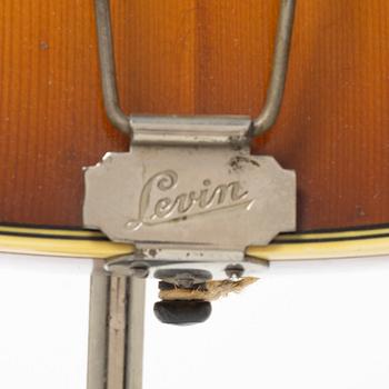 Herman Carlsson Levin, akustisk gitarr, "Modell 22", Sverige, 1945.