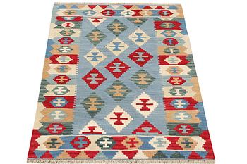 A Kilim rug, c. 172 x 124 cm.