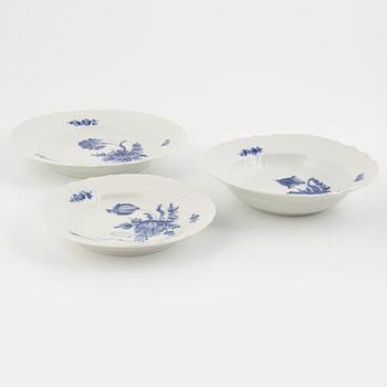 Servisdelar,  44 delar, porslin, "Blå blomst", Royal Copenhagen, Danmark.