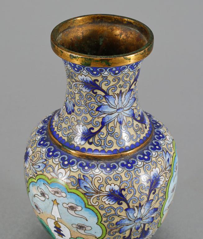 VAS, cloisonné, Kina, 1800-tal.