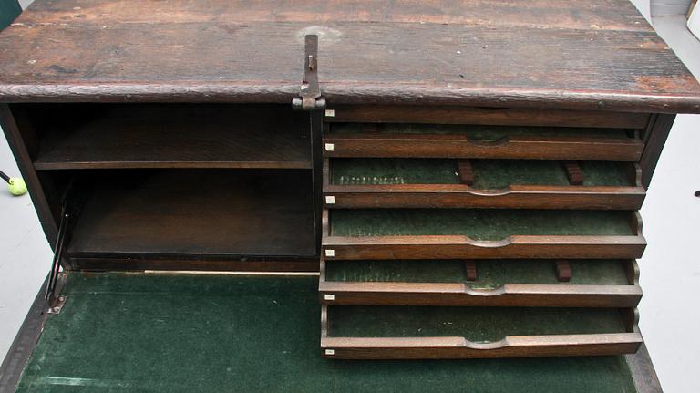 KISTA/SCHATULL, ek, delvis 1700-tal. Sydeuropa.