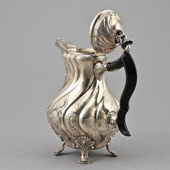 KAFFESERVIS, 3 delar, rokokostil, silver, Carl Gustaf Hallberg, Stockholm, 1950, vikt 1330.