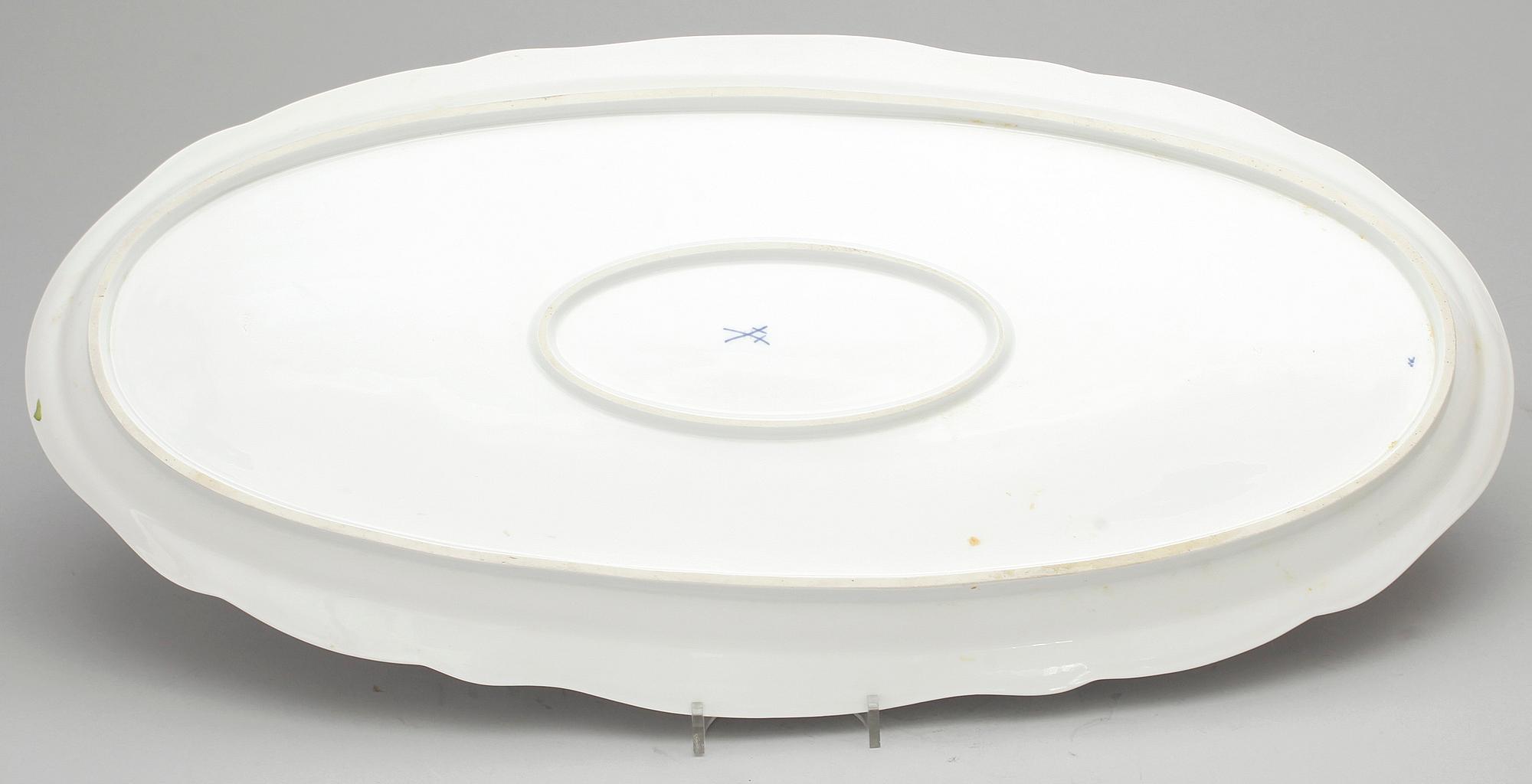 STEKFAT, porslin, 'Lökmönstret', Meissen, 1900-talets andra hälft.