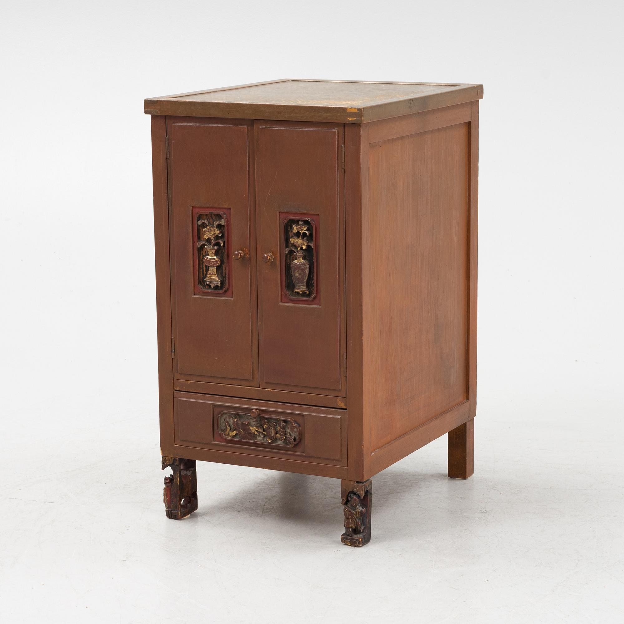 A Chinese cabinet, 20th Century.