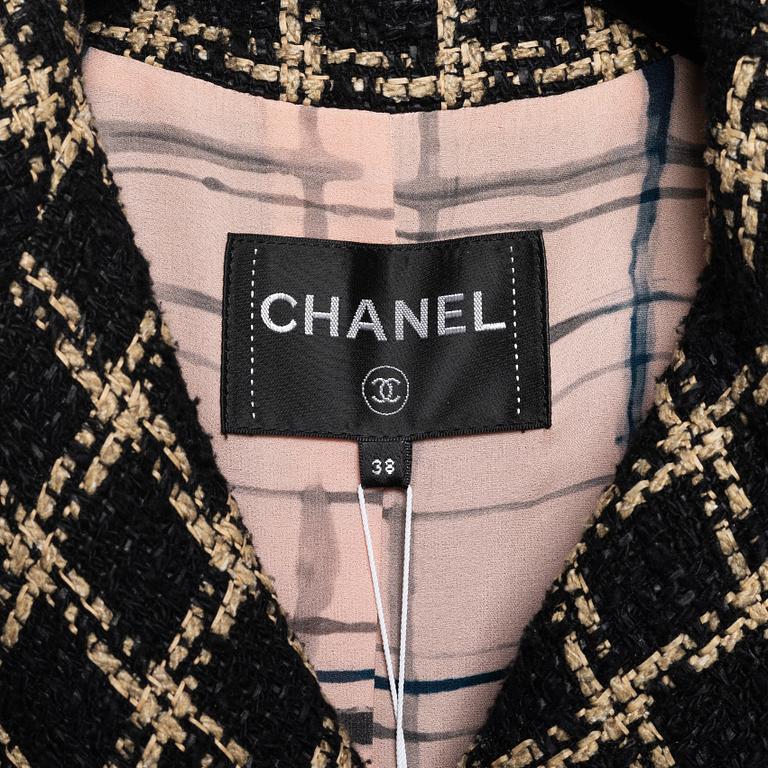 Chanel, a two-piece suit, after 2010, size Fr 38.