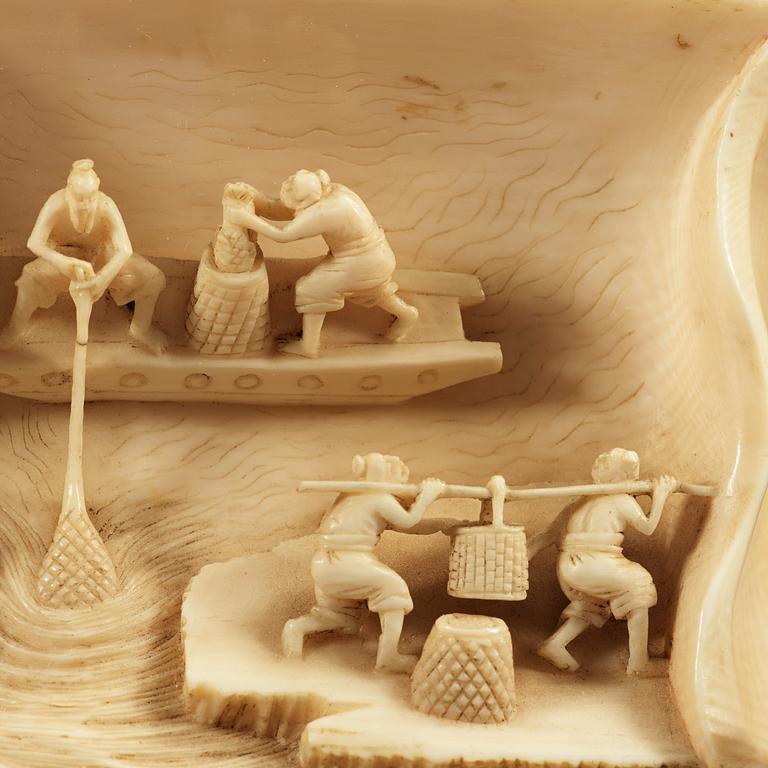 A ivory wrist rest, late Qing dynasty.
