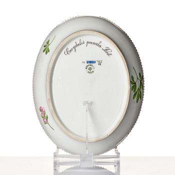 A Royal Copenhagen 'Flora Danica' bowl and serving dish, Denamark, 20th century.
