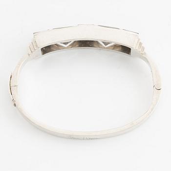 Wiwen Nilsson, armring sterlingsilver med trappslipad bergkristall och onyx, Lund 1935.