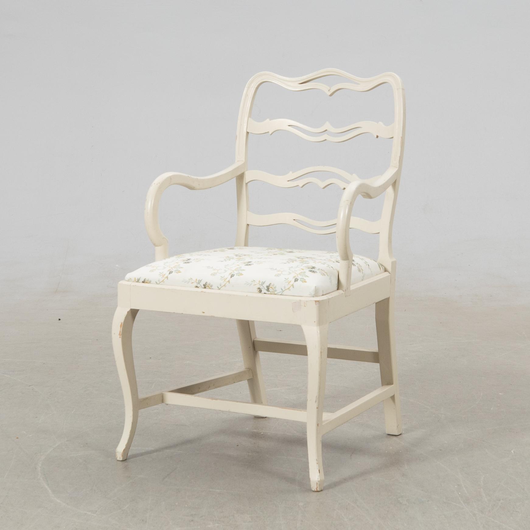 Armchair in the Gustavian style, first half of the 20th century.