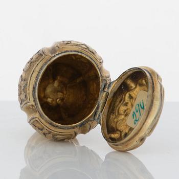 Niklas Lund, luktdosa, silver, Stockholm 1756. Rokoko.
