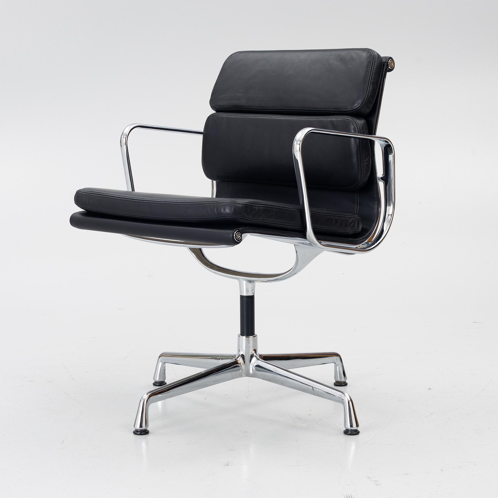 Charles & Ray Eames, Office chair, “EA208 Soft Pad Chair”, Vitra.