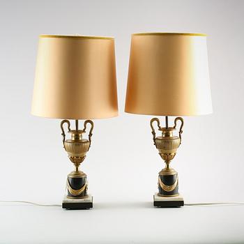 BORDSLAMPOR, 1 par, empirestil, 1900-talets första hälft.