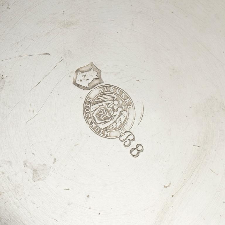 a pewter bowl by Anna Petrus for Firma Svenskt Tenn 1928.