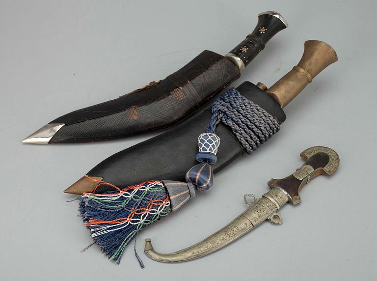 DOLKAR, 3 st, 1900-talets mitt.