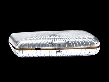 CIGARETTETUI, silver,St. Petersburg, Ryssland, sent 1800-tal, vikt 184 g.